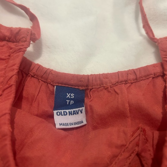 Old Navy tank top in xs - Picture 3 of 3